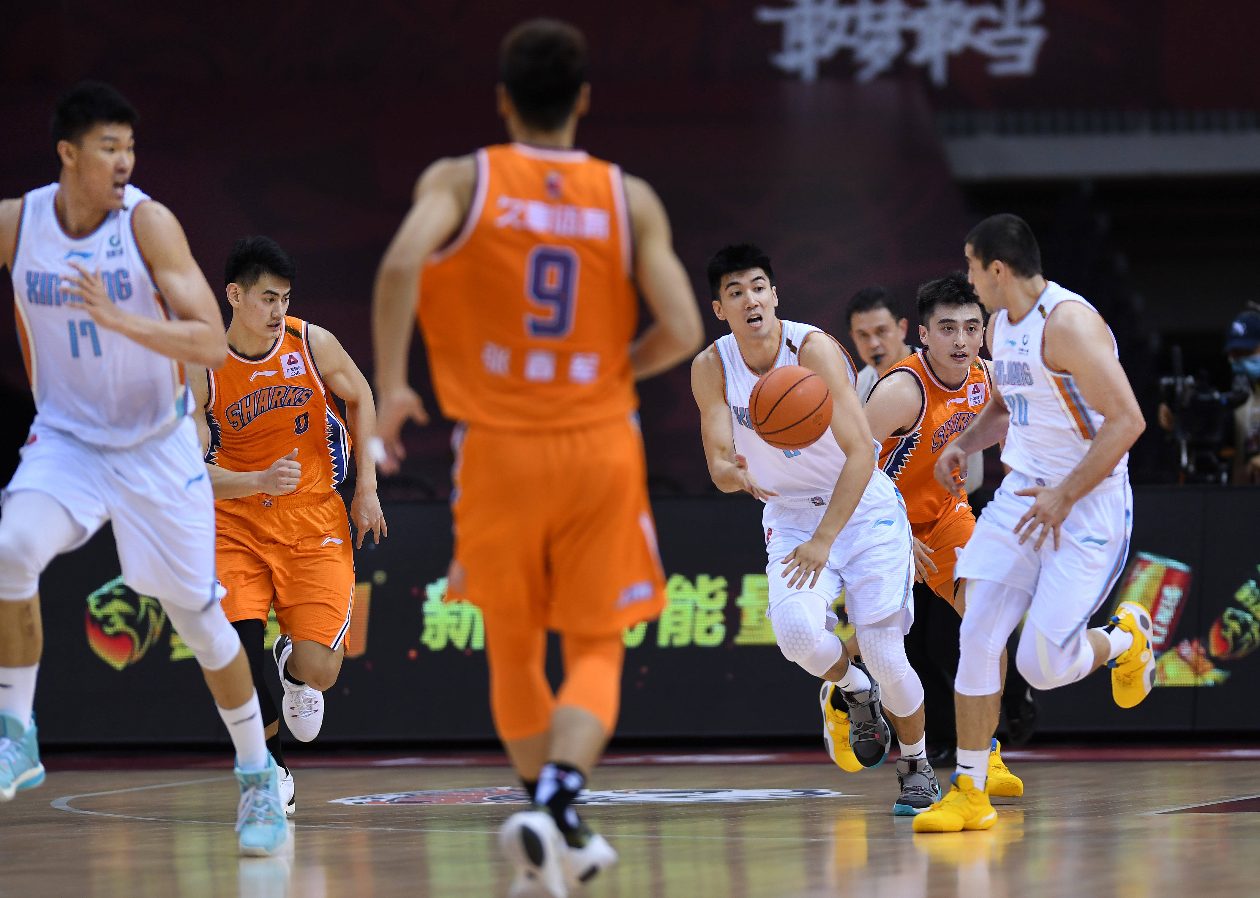 NBA与CBA：谁更精彩？球星风采引人注目