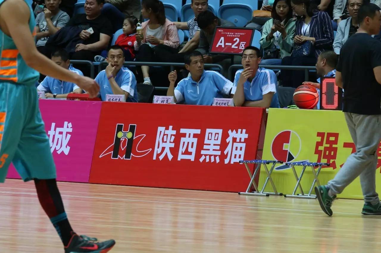 NBA直播免费看！官方渠道VS第三方平台，哪个更香？